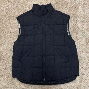 Woman’s Lightweight Puffer Vest - M